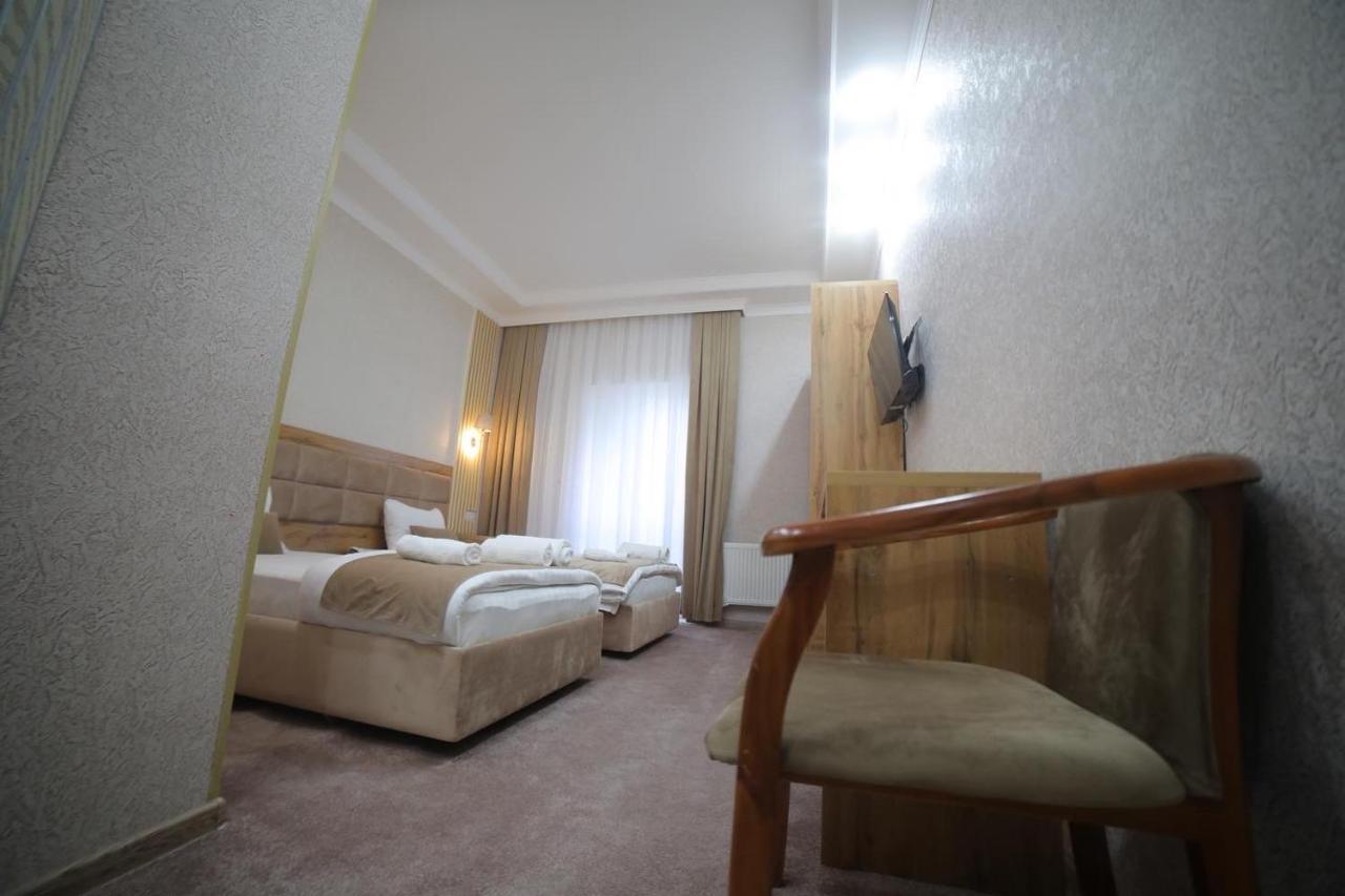 Hotel Tinchlik Plaza Ourguentch Extérieur photo
